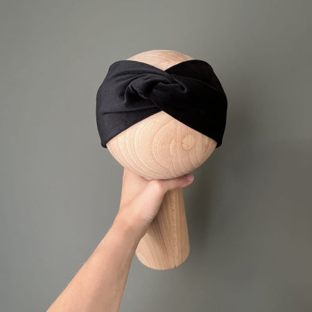 OPASKA NA CHŁODNE DNI CZARNA